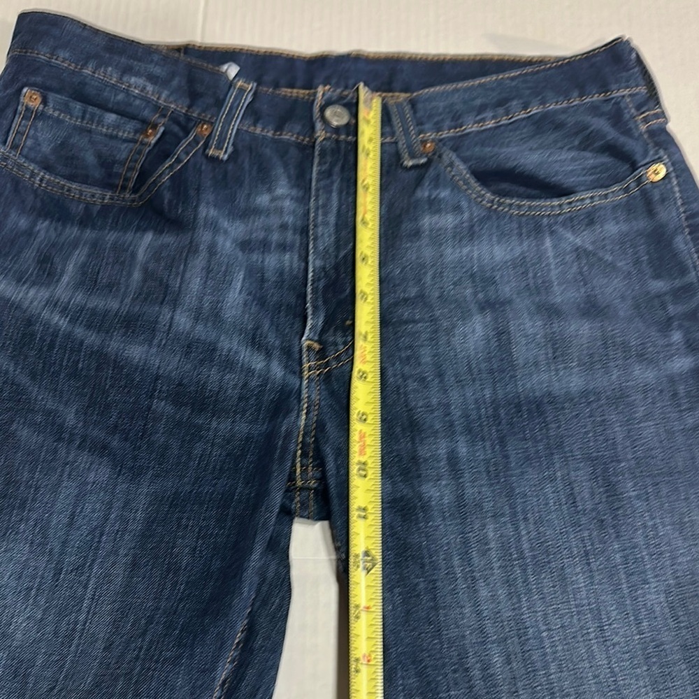 Levi’s Strauss & Co 514 Classic Blue Denim Jeans with pockets and zipper front - Picture 4 of 10